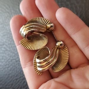 VTG clip on earrings